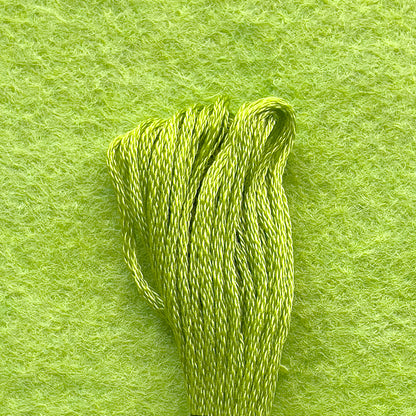 DMC Embroidery Floss - Light Parrot Green 907 image 0
