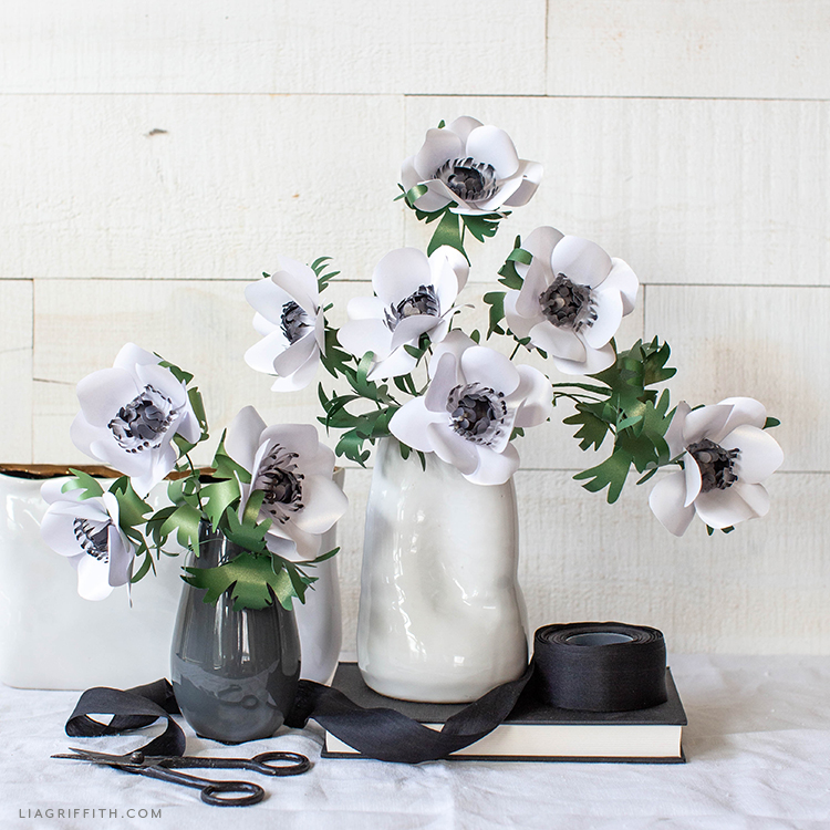 Very Simple Crepe Paper Anemone - Lia Griffith