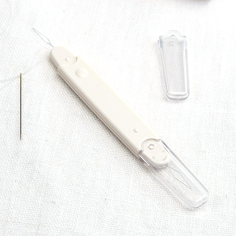 Clover double needle threader