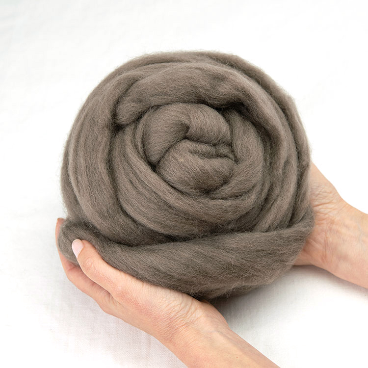 Corriedale Wool Roving Top (1 lb / 16 oz)