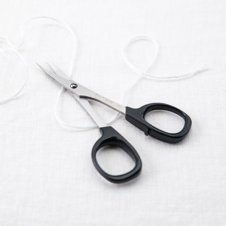 Eye Scissors pointed tips small Curved