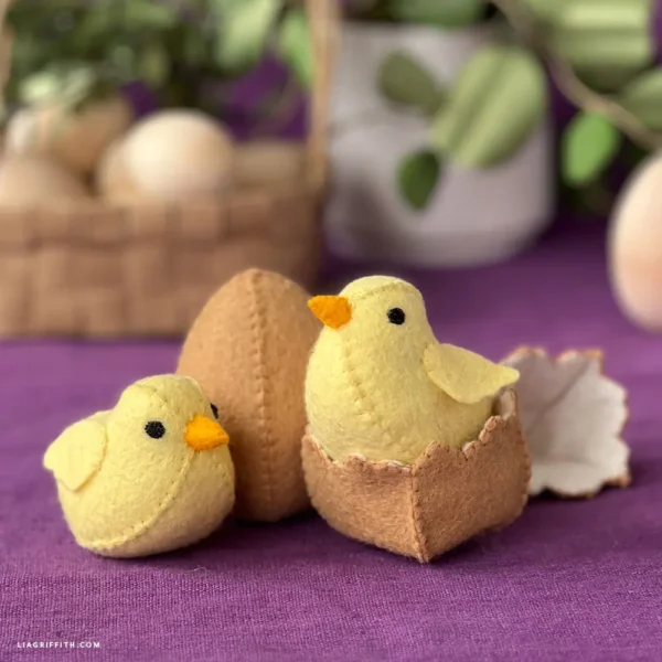 Felt Baby Chicks with Eggs- Digital Download